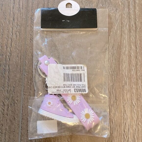 Dolls Kill Daisy Floral Print Lavender Keychain w Matching Sneaker Bag Charm - Picture 2 of 3